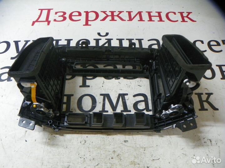 Рамка магнитолы Hyundai Santa Fe