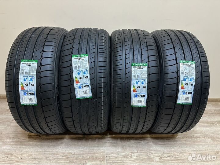 Triangle Sports TH201 255/45 R20 106W