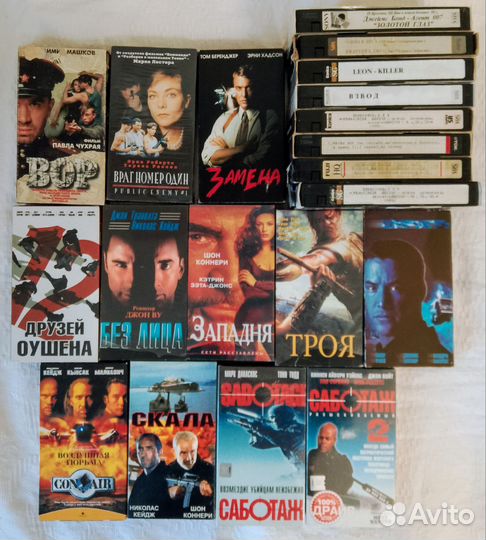 Видеокассеты с фильмами и мультфильмами