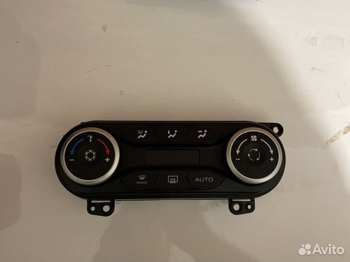 LADA vesta климат контроль