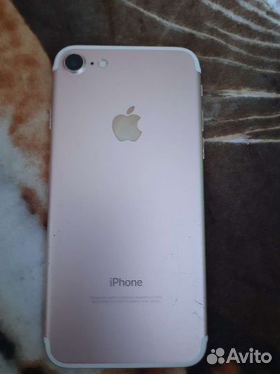 Телефон iPhone 7