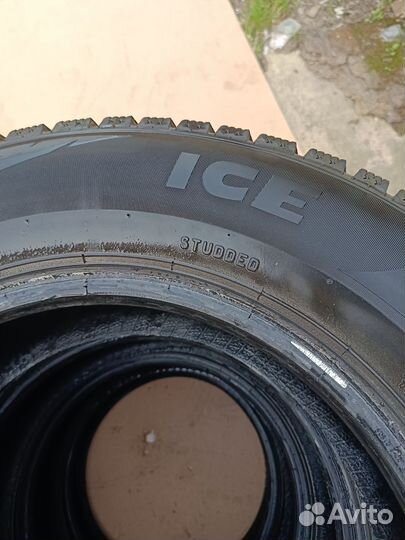 Pirelli Formula Ice 215/65 R16 98T