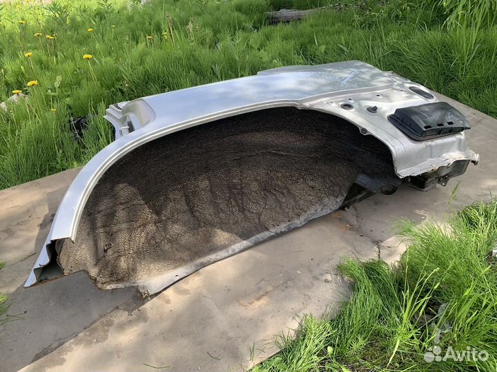 Крыло заднее левое Lexus LX 570