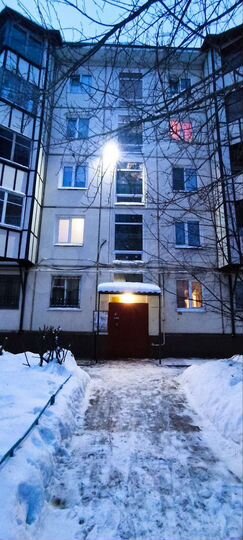 2-к. квартира, 42 м², 4/5 эт.