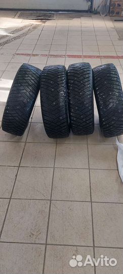 Goodyear Ultragrip Ice Arctic 215/65 R16 98T