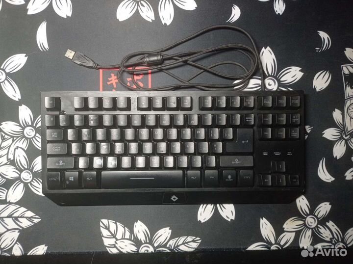 Продаю клавиатуру Tesla Tkl rgb 2020