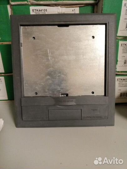 Лючки напольные Арт. ETK44108 schneider