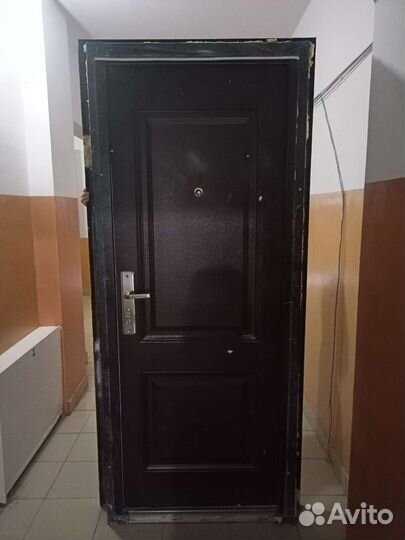 Дверь входная металлическая от застройщика б/у