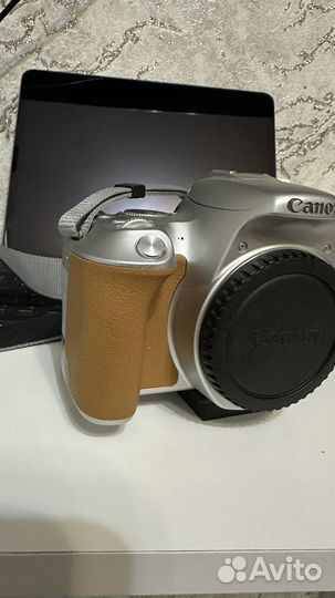 Фотоапарат Canon EOS 200d