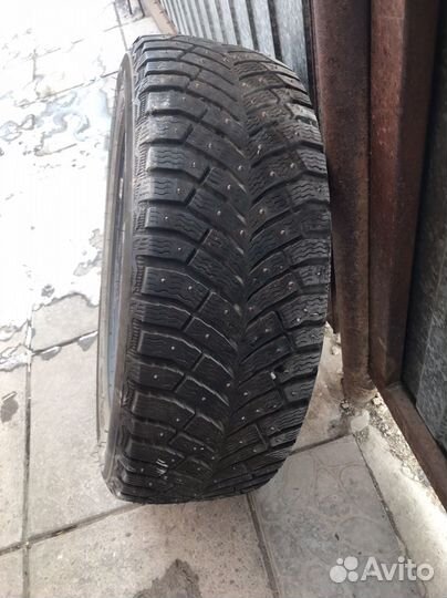 Michelin X-Ice North 3 205/55 R16