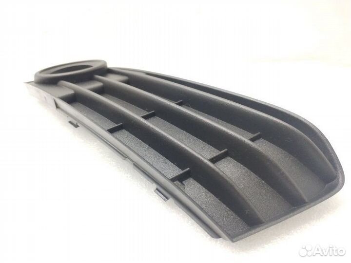 Решетка в бампер передняя левая Audi A4 B8 2009