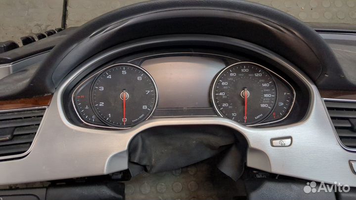 Щиток приборов Audi A8 (D4), 2011