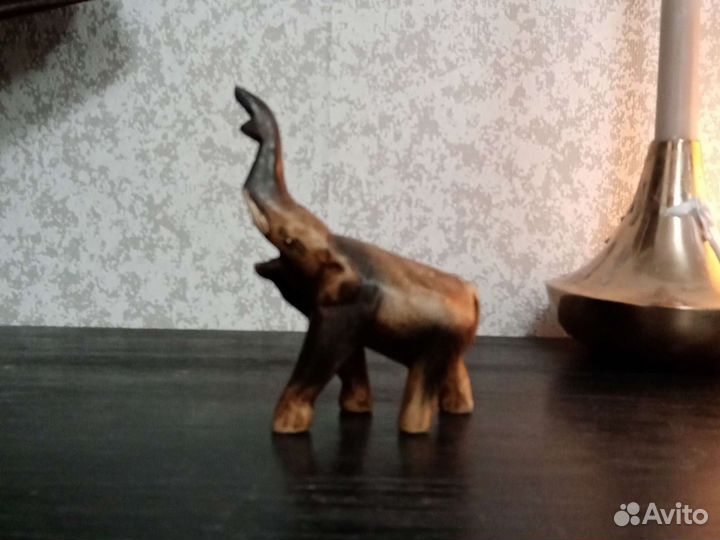 Фигурка слона