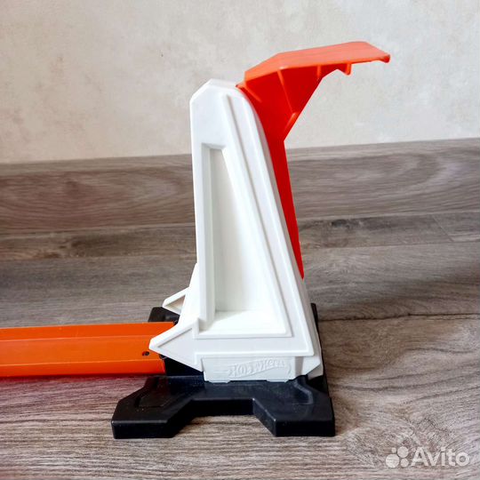 Hot wheels track builder