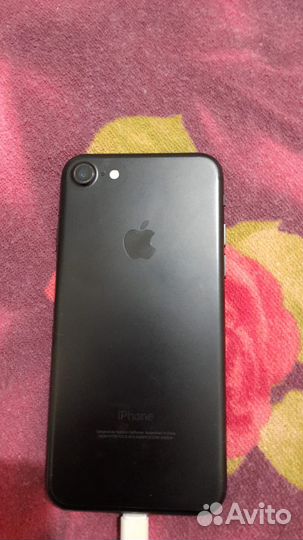 Телефон iPhone 7 32гб