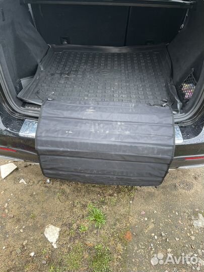 Коврик накидка на задний бампер мерседес