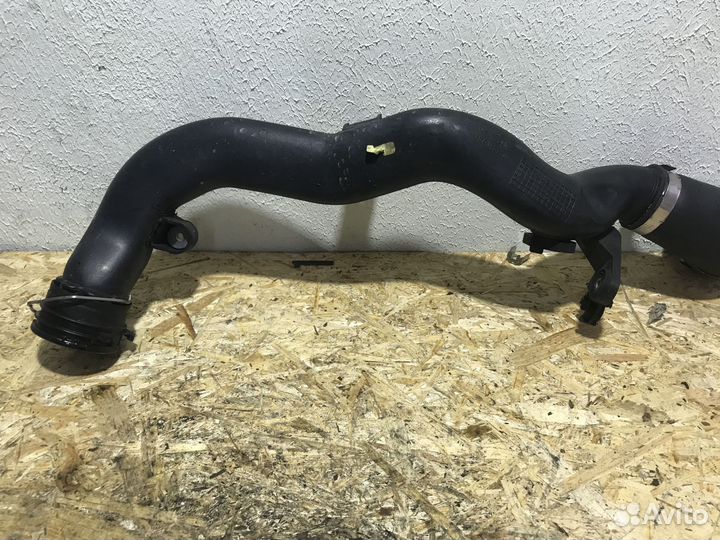 Патрубок интеркулера Volkswagen Golf MK5 cavd 2008