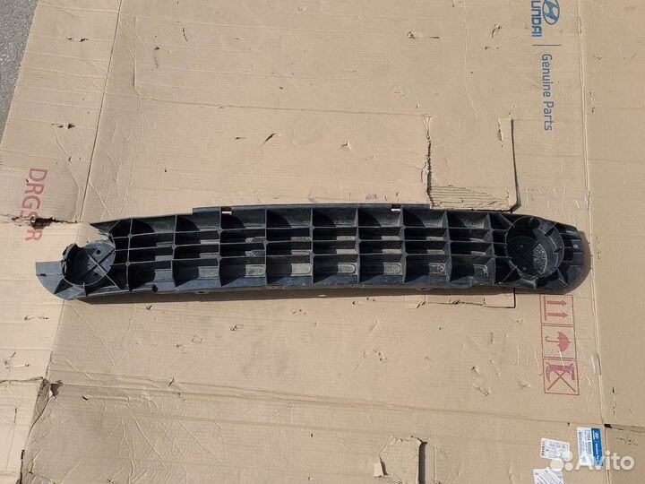 Усилитель переднего бампера Kalina