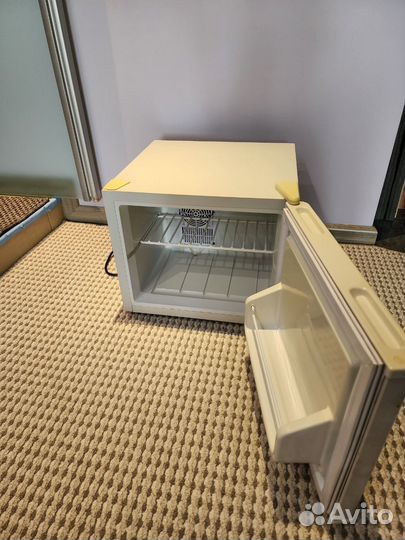 Холодильник Shivaki shrf-17TR1