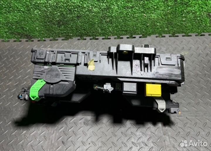 Блок предохранителей Opel Astra 2006