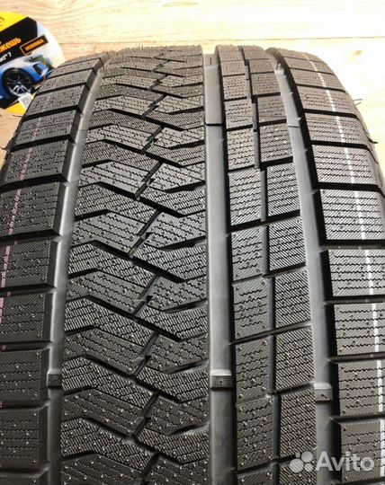 Triangle Snowlink TWT02 225/45 R18 и 255/40 R18 99V