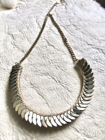 Украшение бренда accessorize