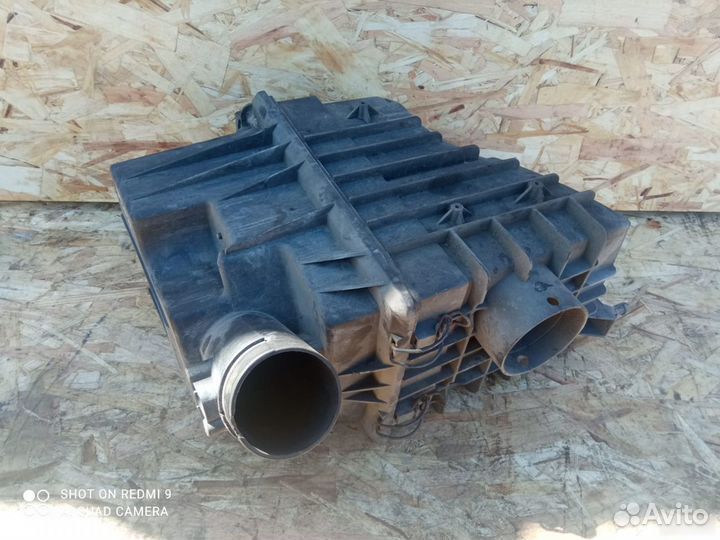 Корпус воздушного фильтра Ford Transit 2,4 2011