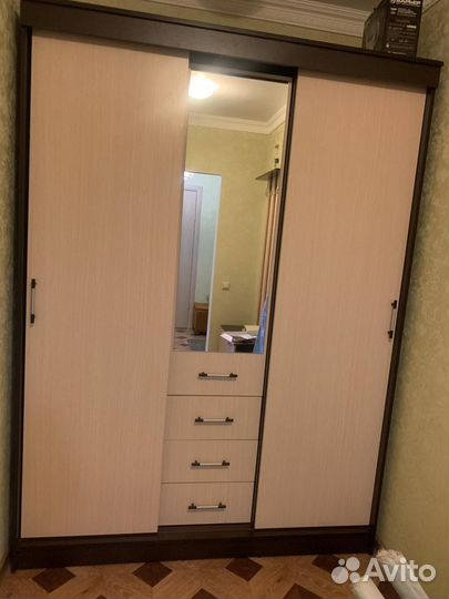 Продам подставку под телевизор,шкаф и вещалку