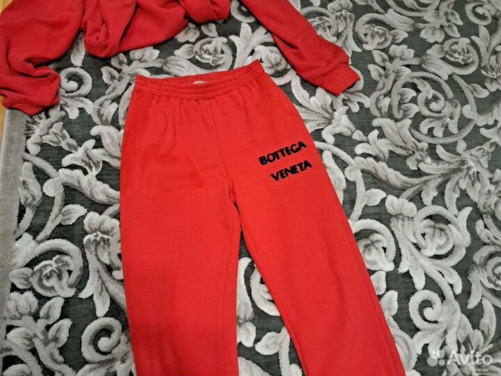 Спортивный костюм женский