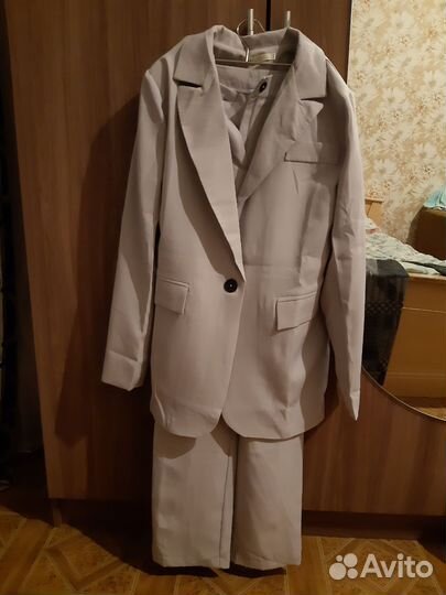 Брючный костюм женский 44 46