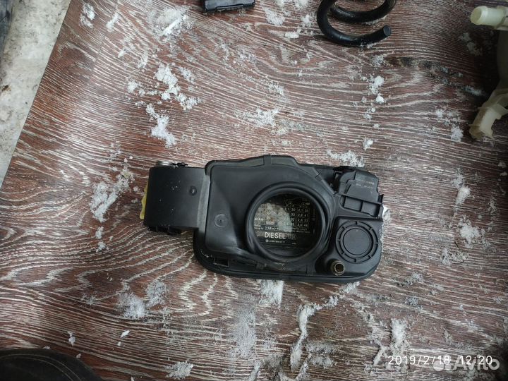 Лючок бензобака для Mercedes Benz W204 2007-2015