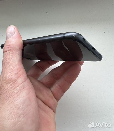 Телефон iPhone 8 64 gb
