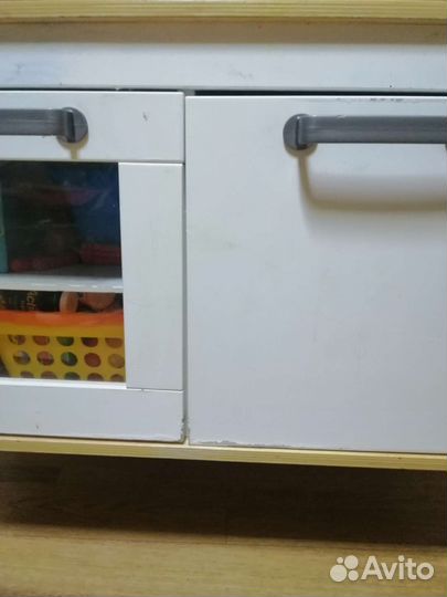 Кухня икея, мольберт и игрушки