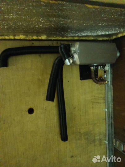 Водитель экспедитор на своём грузовике