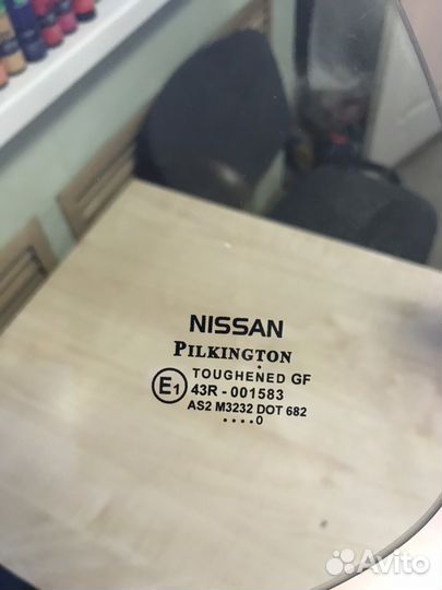 Стекло задней левой двери Nissan Micra