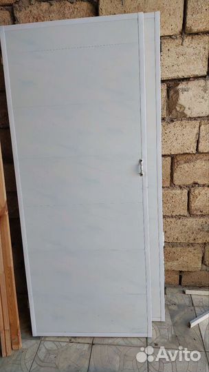 Пластиковые двери