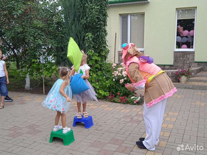 Реквизит и костюмы для аниматора