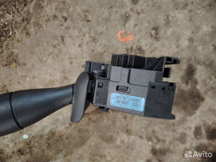 Подрулевой переключатель поворотов Ford fiesta Mk5