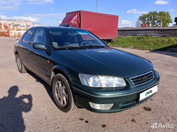 Toyota Camry 2.2 МТ, 2001, 300 000 км