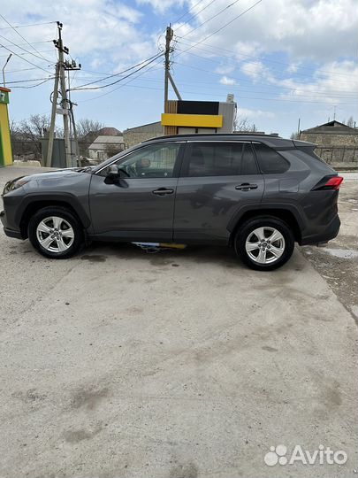 Toyota RAV4 2.5 AT, 2019, битый, 65 000 км
