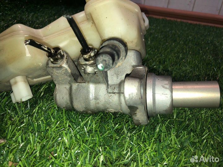 Главный тормозный цилиндр Ford Fiesta хэтчбек 5дв