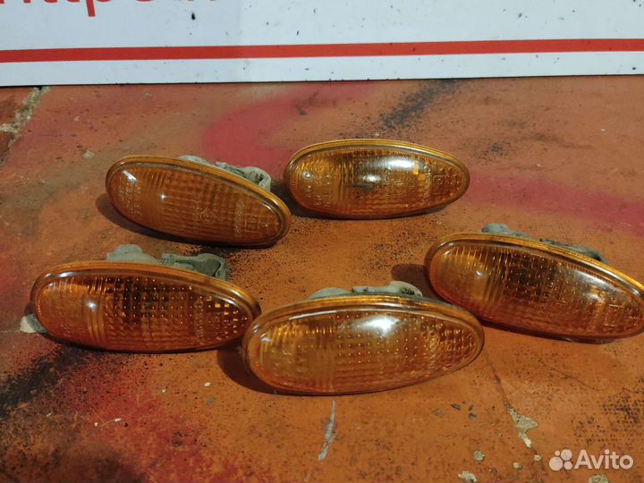 Повторитель поворота в крыло mitsubishi 1132-231