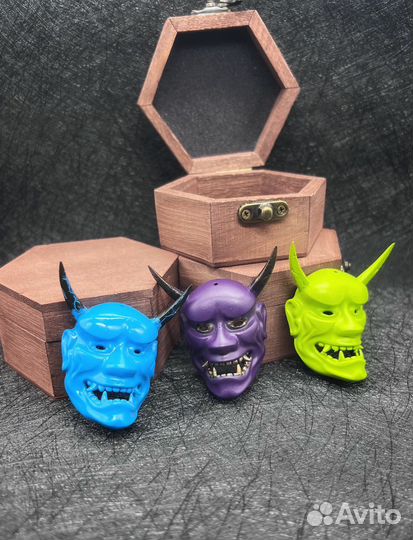 Подвеска в машину Маска Хання