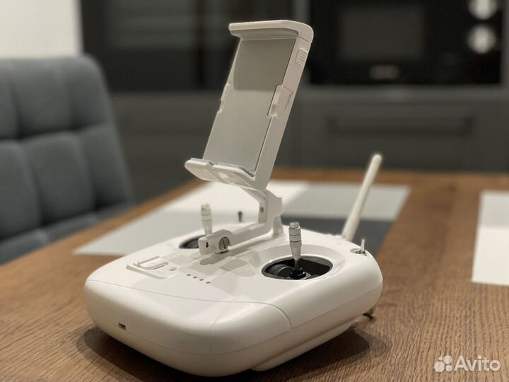 Квадрокоптер dji phantom 3se