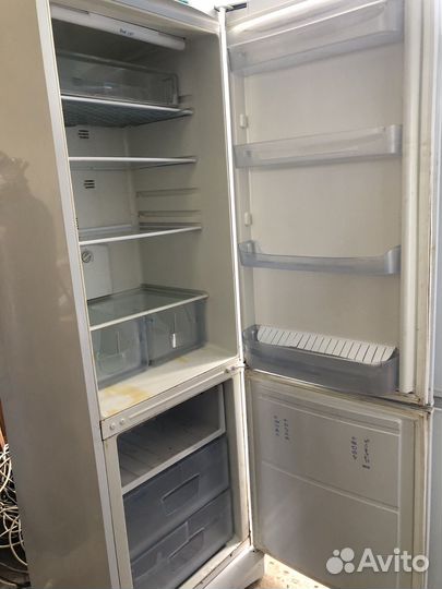 Холодильник Indesit