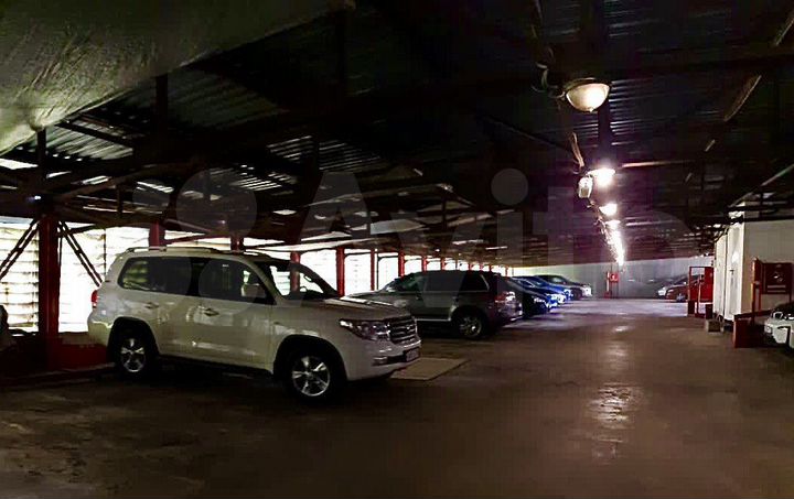 Машиноместо, 13 м²