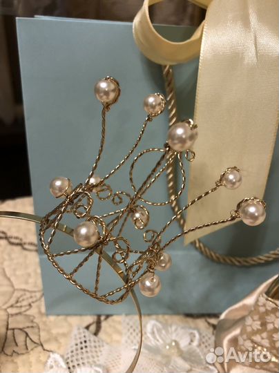 Клатч, корона, перчатки