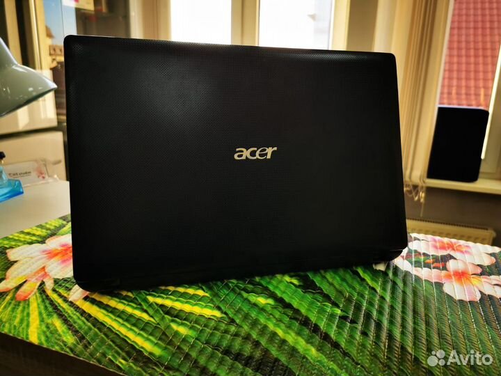 Шустрый ноутбук Acer core i3 6gb GT610 500gb