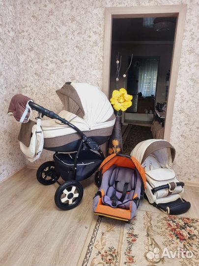 Большой выбор колясок б/у 2 в 1 или 3 в 1