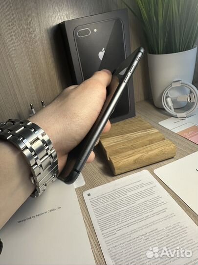 iPhone 8 Plus, 64 ГБ
